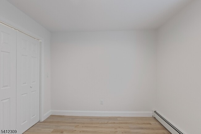 Building Photo - 676 Chestnut St