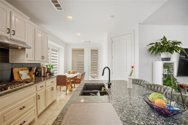 Building Photo - 4424 English Maple Dr