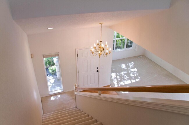 Building Photo - Fantastic Bethany Home with Attached Garag...