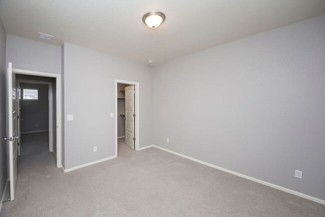 Building Photo - Beautiful Single-Family Home in a Great Location!