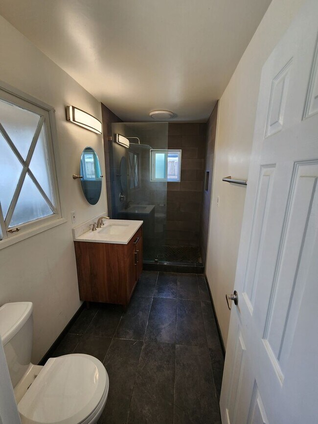 Building Photo - 3 Bedroom Single Story House in San Carlos