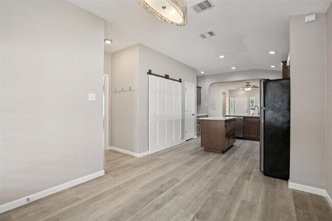 Building Photo - 4937 Hartson