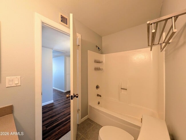 Building Photo - 10044 N 39th Ln