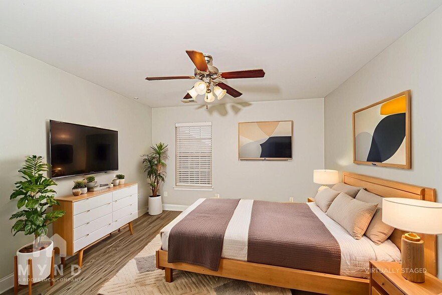 Building Photo - 4053 Cambridge Dr