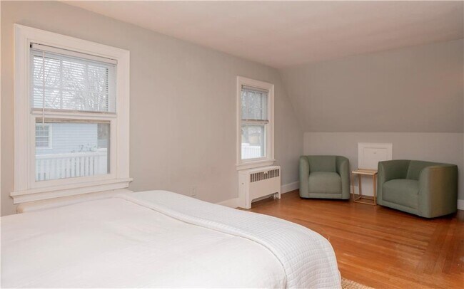 Building Photo - 118 Ruggles Ave