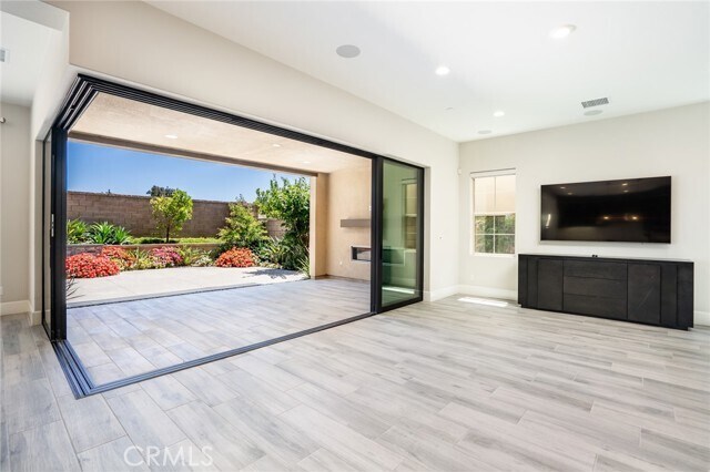 Building Photo - 5192 Goldenrod Cir