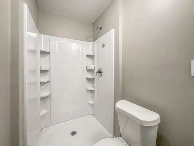 Building Photo - 829 North Ave