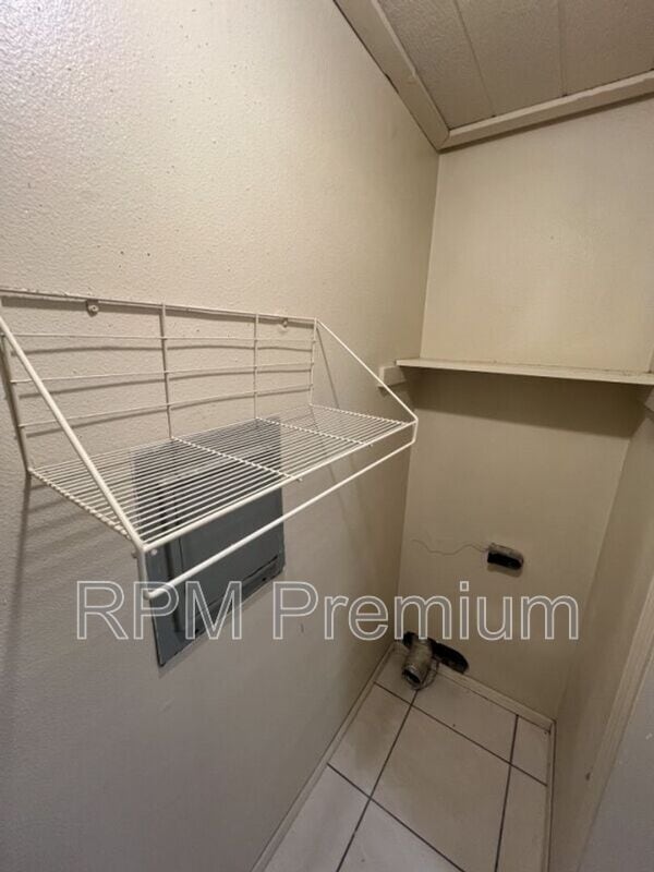 Building Photo - 5170 Weston