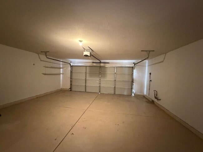 Building Photo - 3 bedroom single story home with no HOA