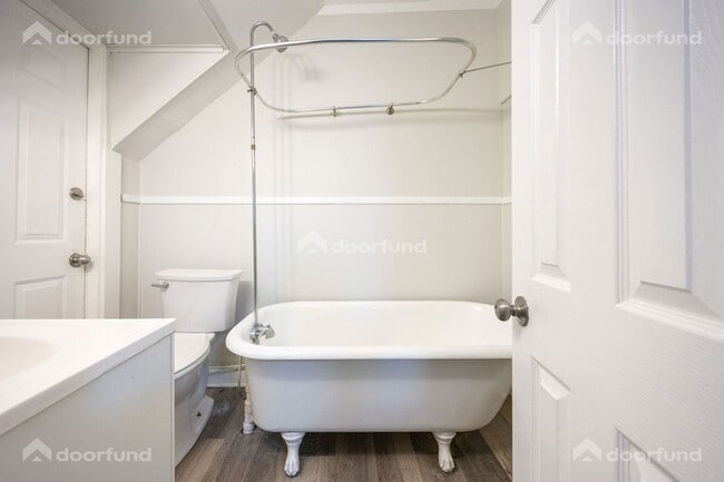 Building Photo - 3 Lyman St