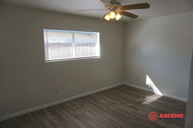 Building Photo - 326 Belle Ave