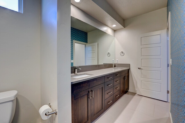Building Photo - 3045 S Shadywood Way