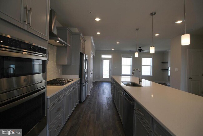 Building Photo - 43355 Radford Divide Ter