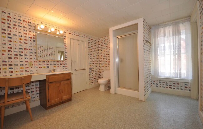 Building Photo - 38 Church St