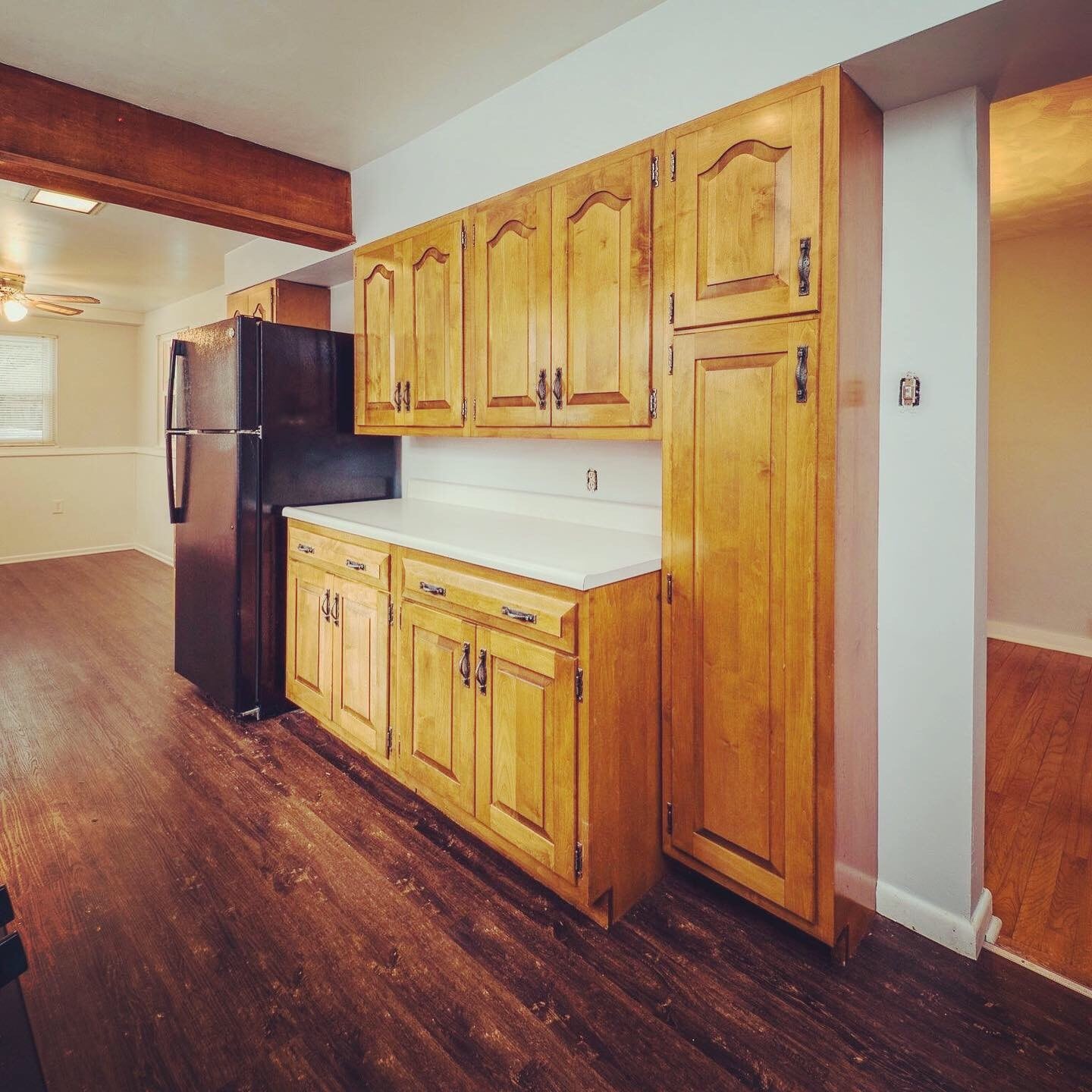 great countertop/cabinet space - 3350 Gibsonia Rd