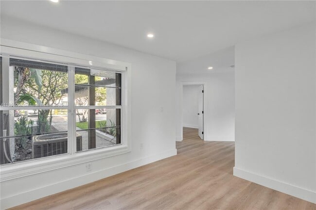 Building Photo - 9219 SW 123rd Ave Ct