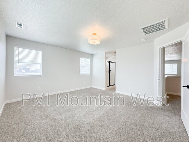 Building Photo - 3855 S 3025 W