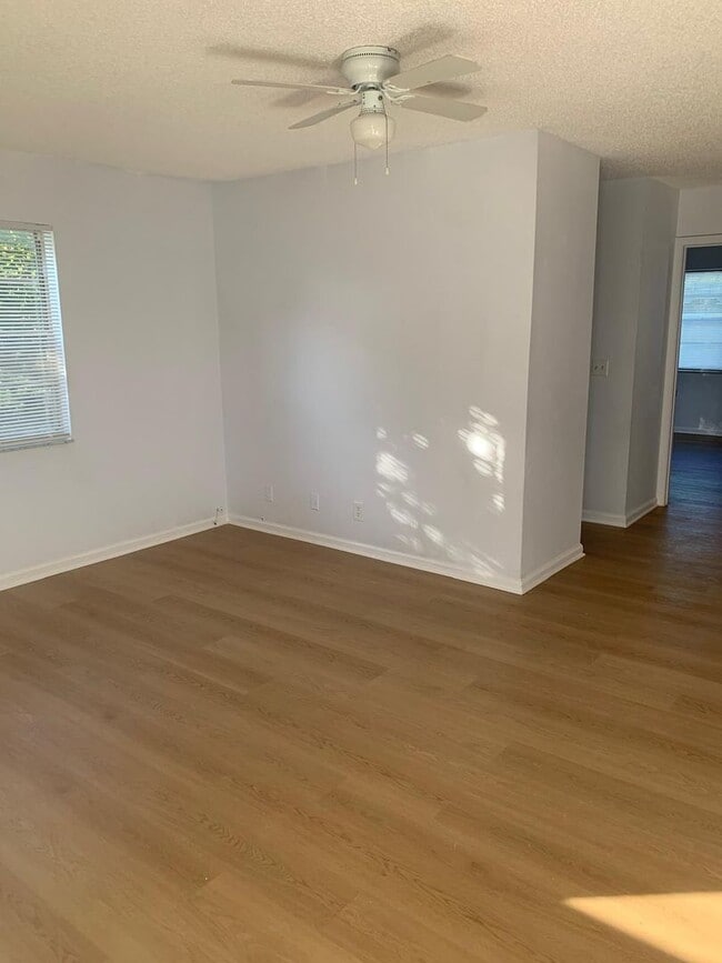 Building Photo - 116 N F St