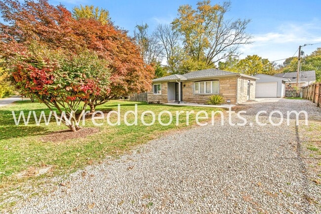 Building Photo - 1449 S Leland Ave