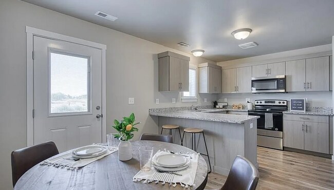 Building Photo - Modern 3-Bedroom Home with Resort-Style Amenities