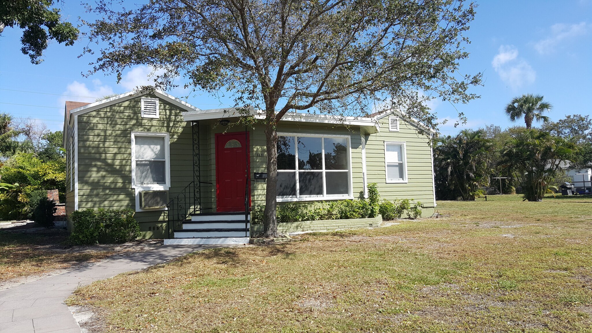 Building Photo - 1231 Longwood St