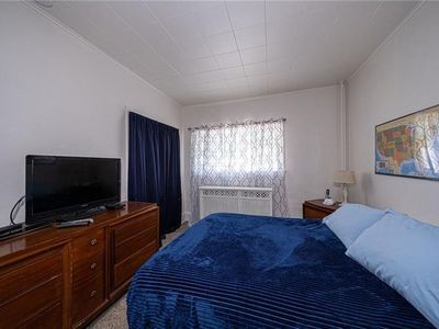 Bedroom 2 - 4740 Juniper St