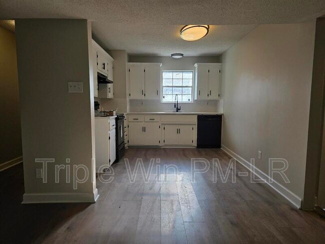 Building Photo - 68 Meadowlark Dr