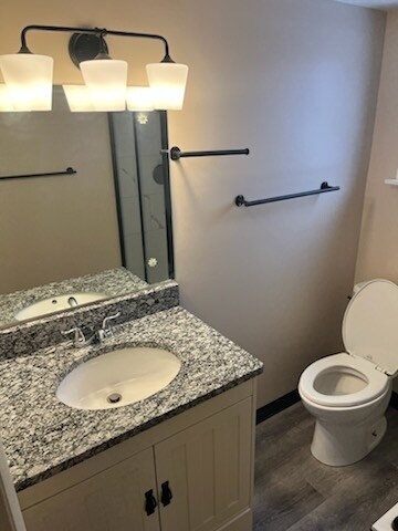 Building Photo - 843 1st St NE