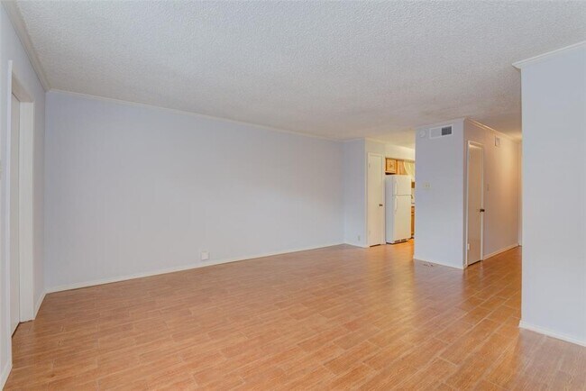 Building Photo - 8102 Amelia Rd