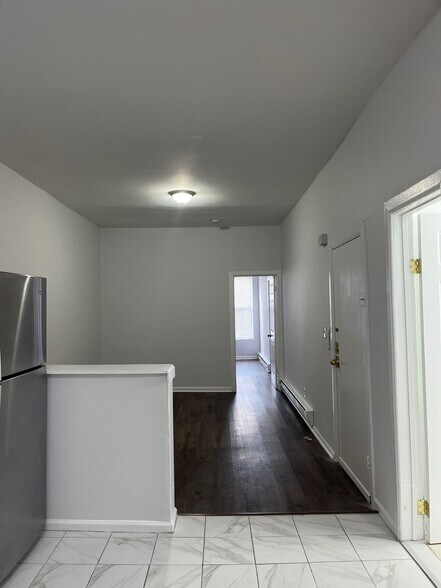 Building Photo - 366 Forrest St