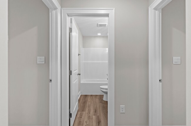 Building Photo - 206 Clifton Dr