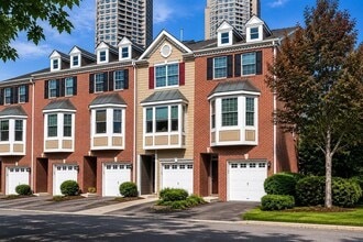 Building Photo - 239 Brower Ct
