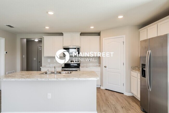 Building Photo - 4 Bedroom Pet-Friendly Home in Green Cove Springs, FL with Main Street Renewal
