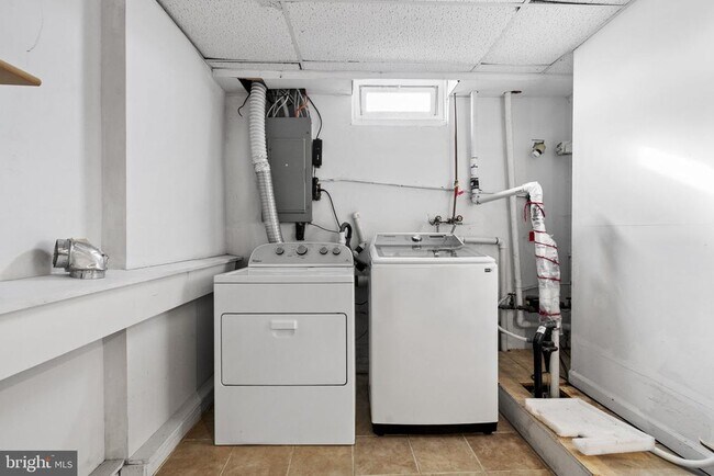 Building Photo - 2673 Jean Dr