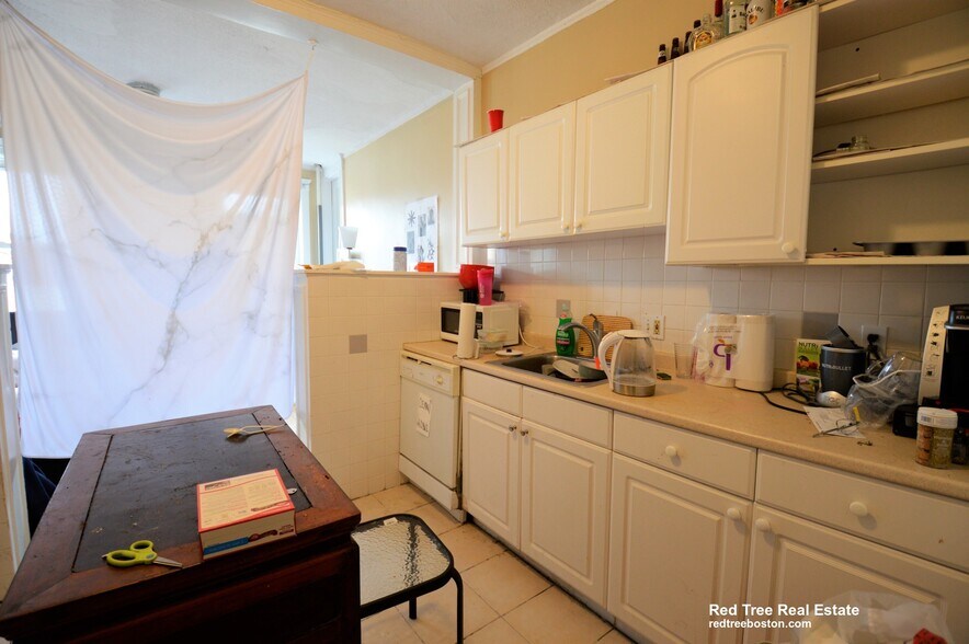 Building Photo - 330 St Paul St