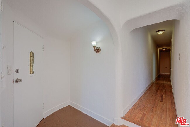 Building Photo - 4427 Finley Ave