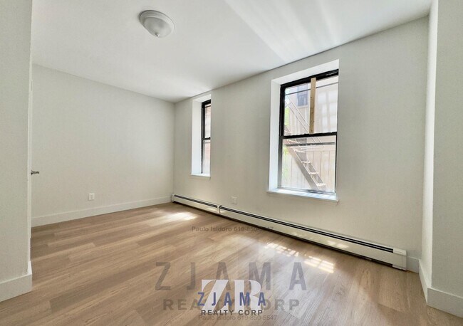 Building Photo - 152 Parkside Ave