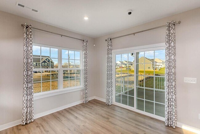 Building Photo - 4003 Bluebell Ln