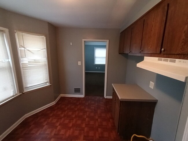 Building Photo - 2 Bedroom 1 Bathroom Eastpointe Ranch Home...