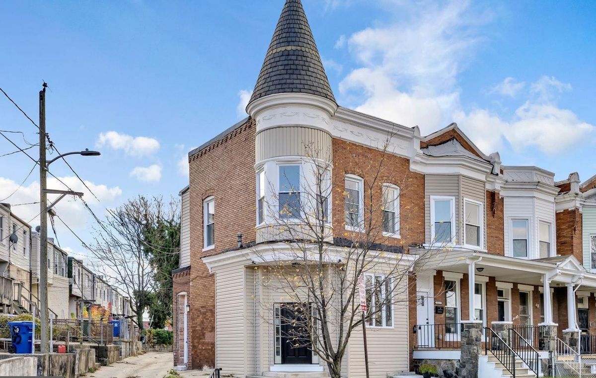 Building Photo - 2045 E 31st St