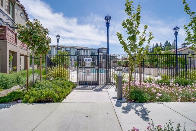Building Photo - Gorgeous Santa Clara Home with Pool, EV Ho...