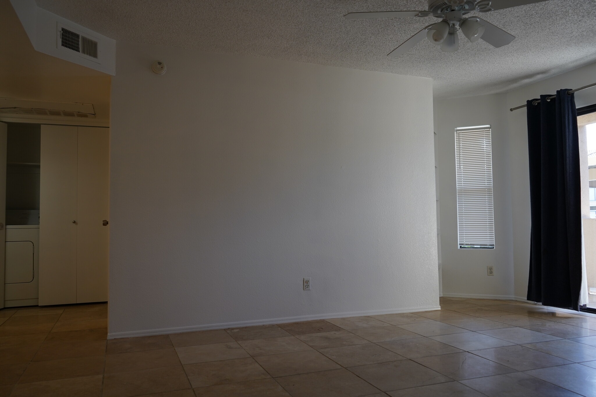 Building Photo - 4850 E Desert Cove Ave