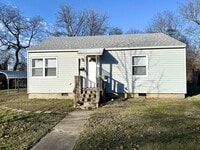 Building Photo - 709 11th Ave NW