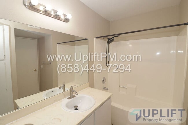 Building Photo - 1908 Via Las Palmas