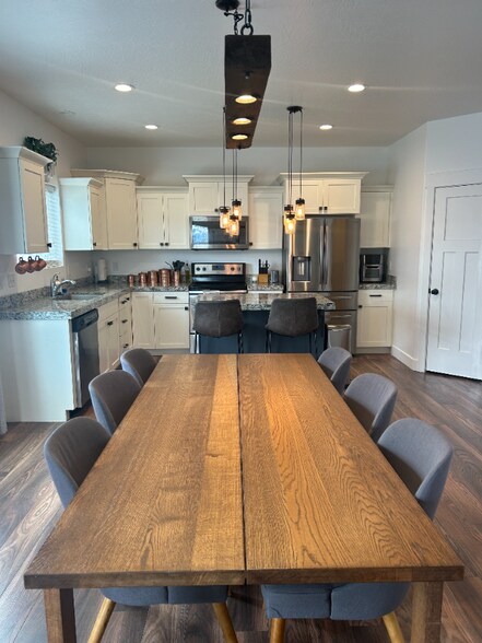 Building Photo - 5134 E Big Sky Way