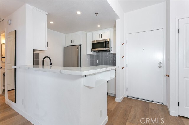 Building Photo - 19350 Sherman Way