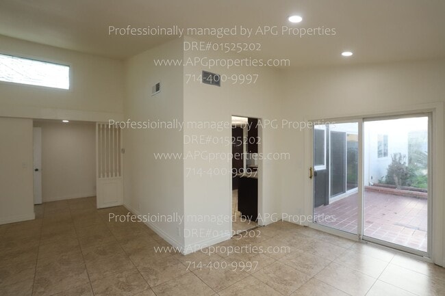 Building Photo - 17679 San Vicente St