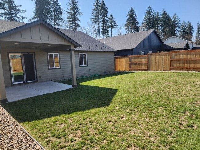 Building Photo - New 3 bedroom Hayden Home