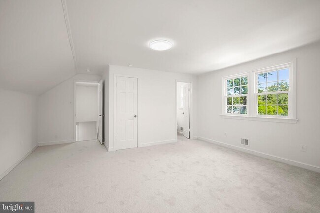 Building Photo - 7109 Radnor Rd