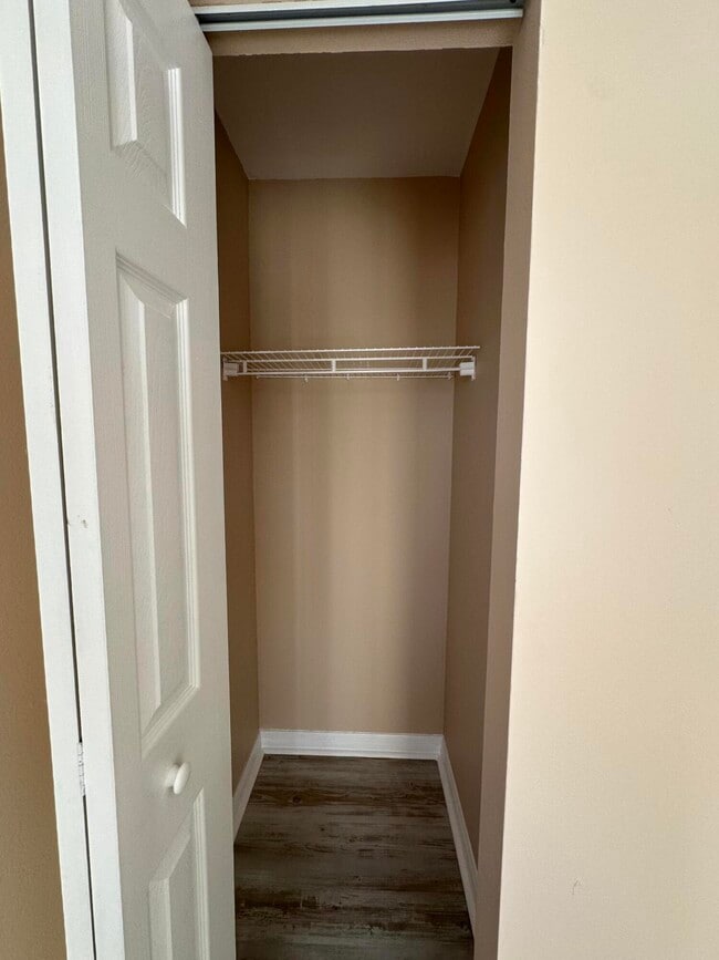 Building Photo - 954 Louisiana Ave